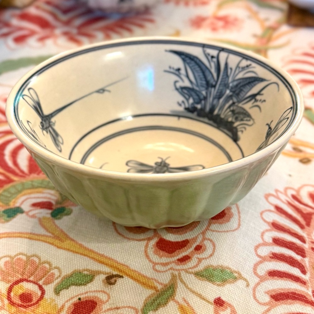 Rare Bat Trang Vietnamese Ceramic Bowl – Hand-Painted Dragonflies & Lotus Leaves